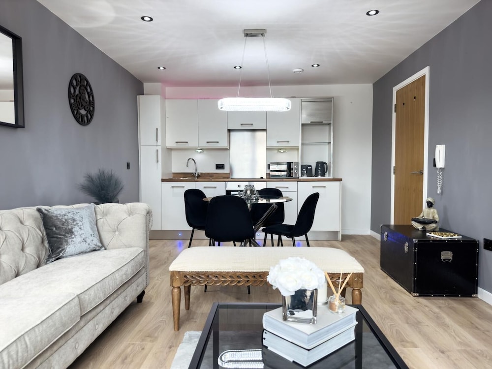 Central Leeds Penthouse 9/19