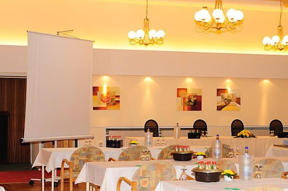 Parkhotel Kluschenberg 44/55
