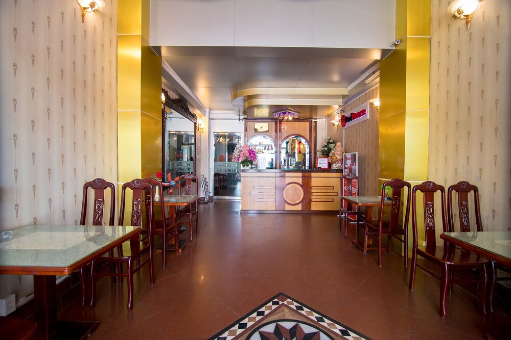 RedDoorz Plus near NowZone Plaza 24/26