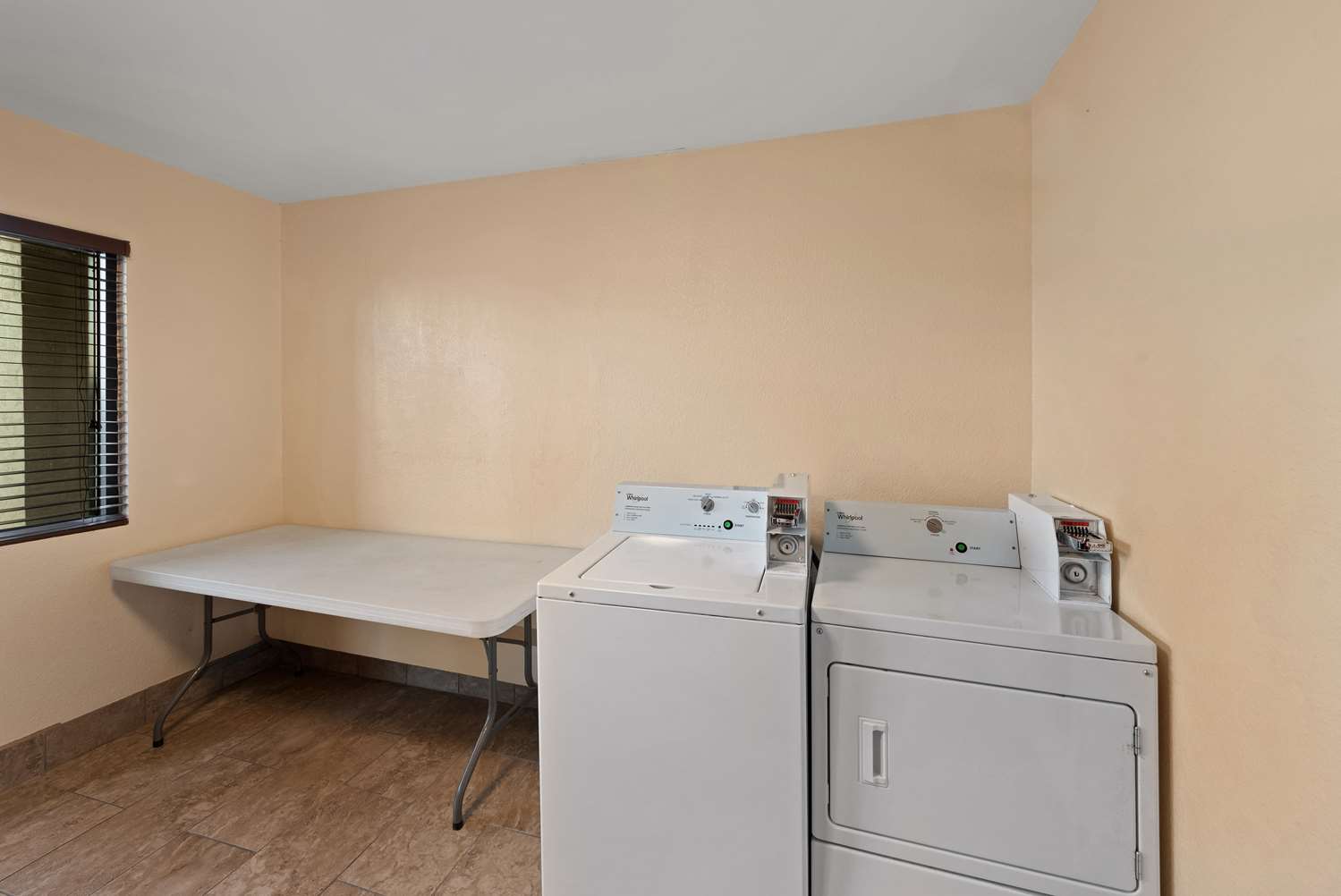 Best Western Executive Inn Grove City 24/28