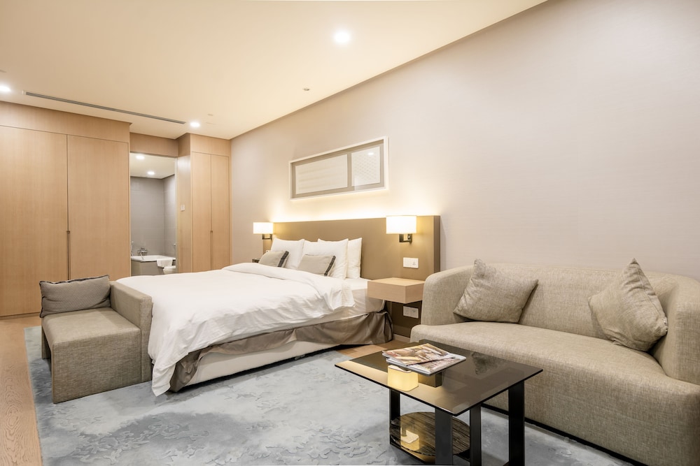 188 Serviced Suites & Shortstay Apartments 12/36