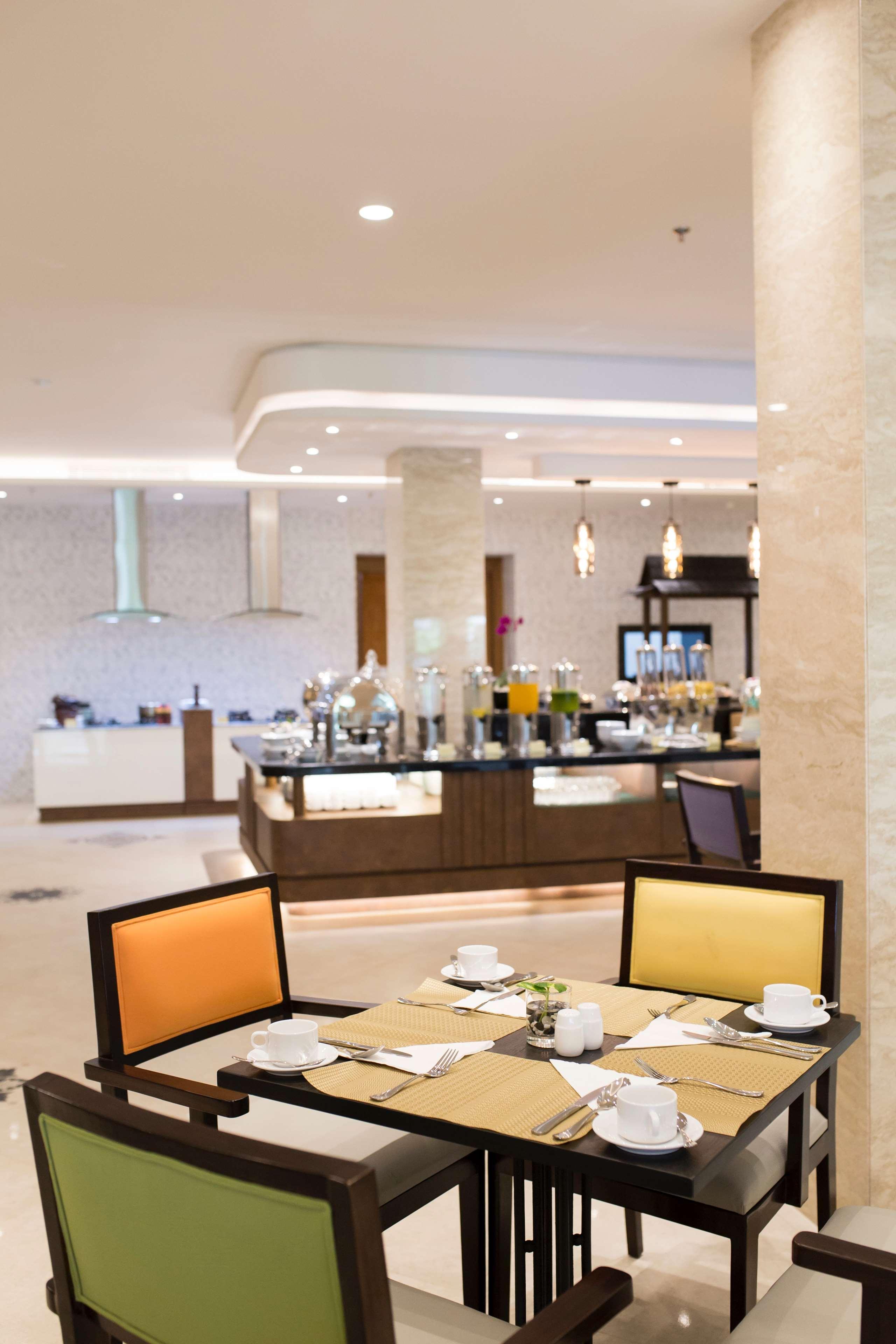 restaurant cafeteria