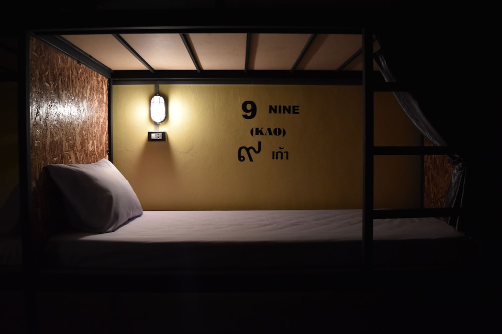 Hide Bangkok Hostel 43/69