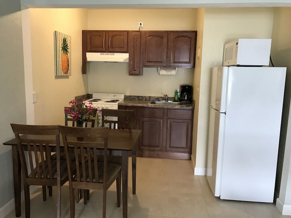 Coral Key Inn 54/71