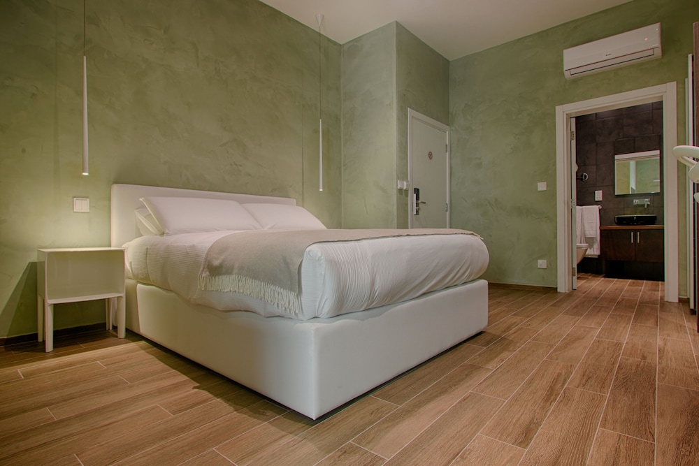 Quaint Boutique Hotel Sannat 35/56