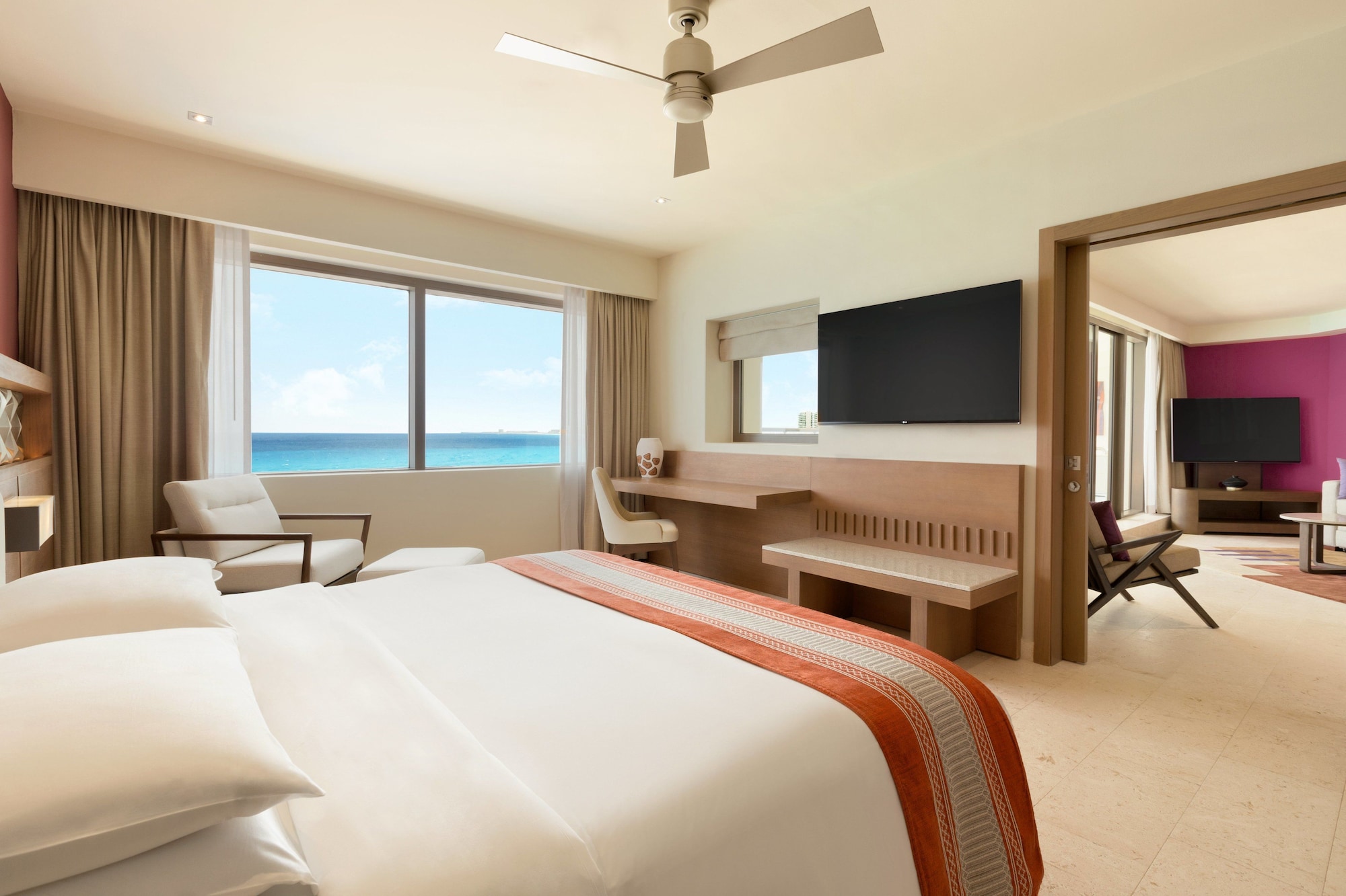 CLUB, SUITE, OCEAN FRONT, CORNER