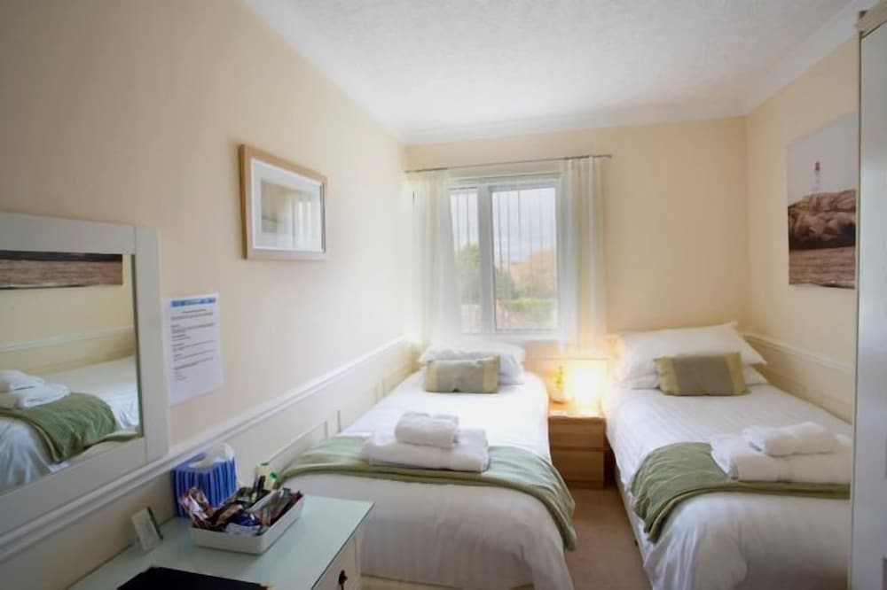 Watersedge Guest House 9/43