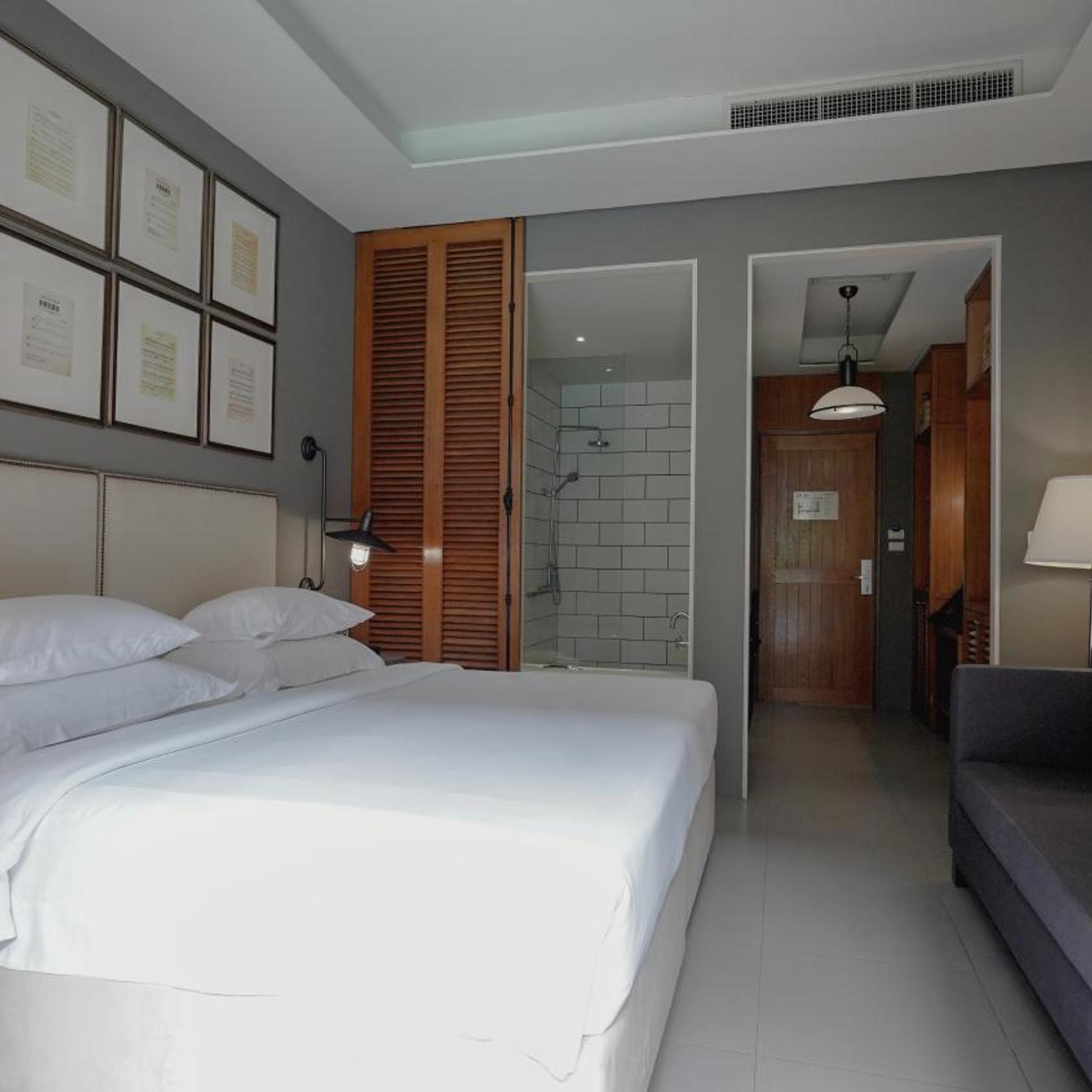 Room, Double or Twin Bed, Pool Access