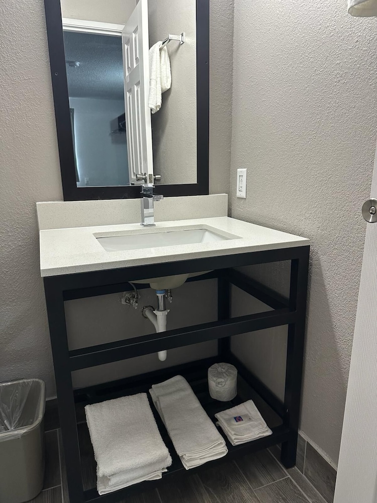 Motel6 Omaha, NE 54/55