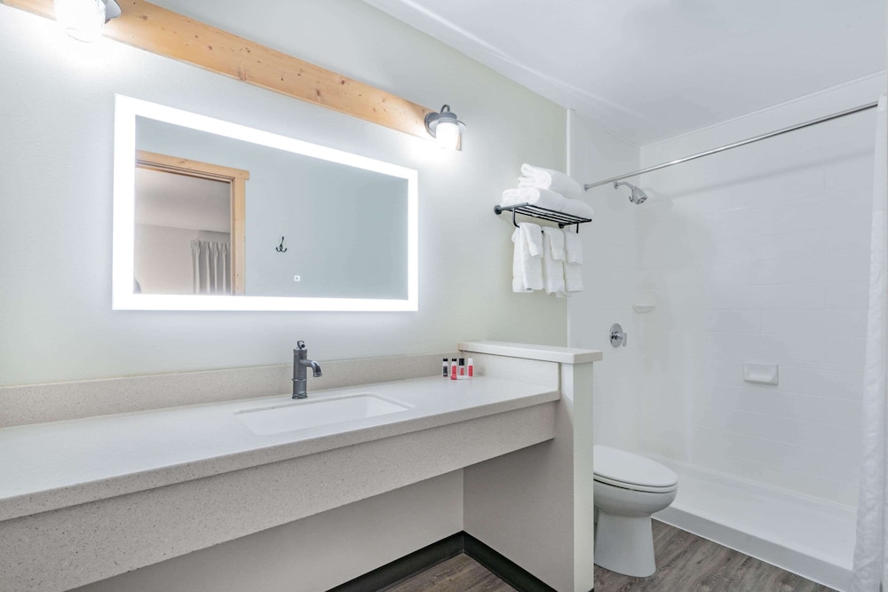Travelodge by Wyndham Lovell/Bighorns 18/23