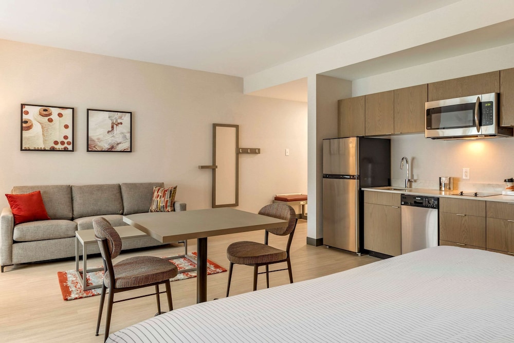 Cambria Hotel Rock Hill - University Center 44/59