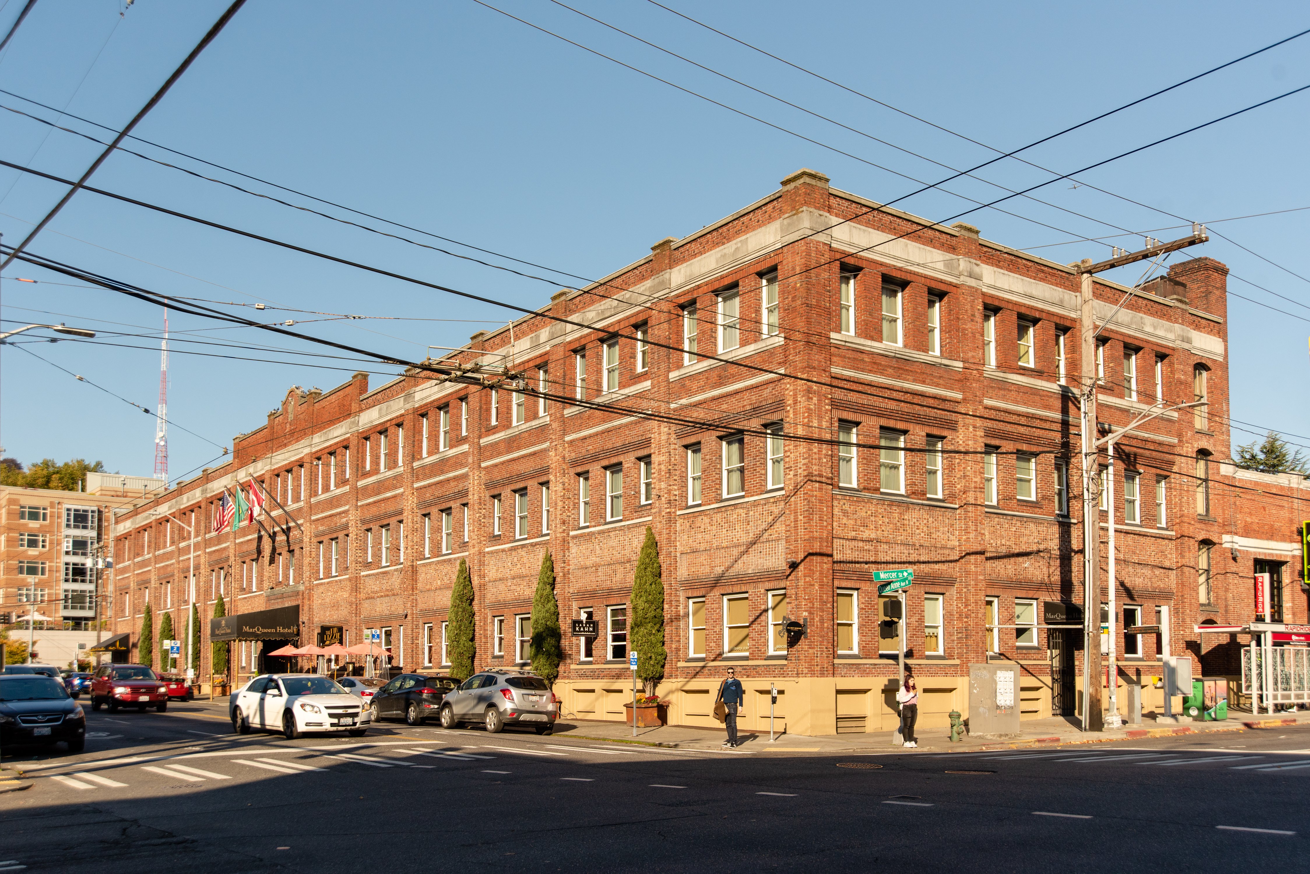 MarQueen Hotel 53/55