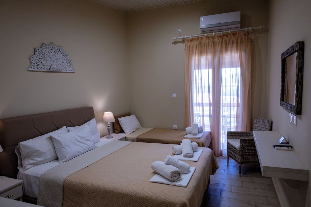 Venus Beach Hotel 10/64