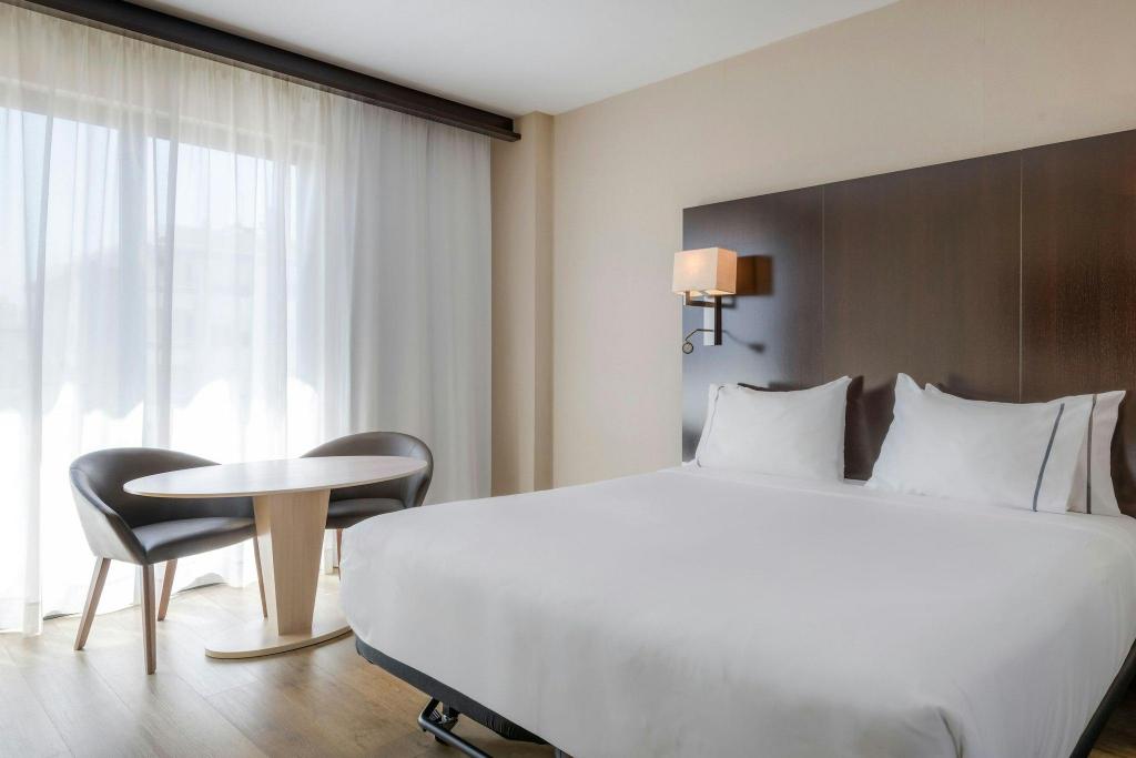 Suite, King Bed