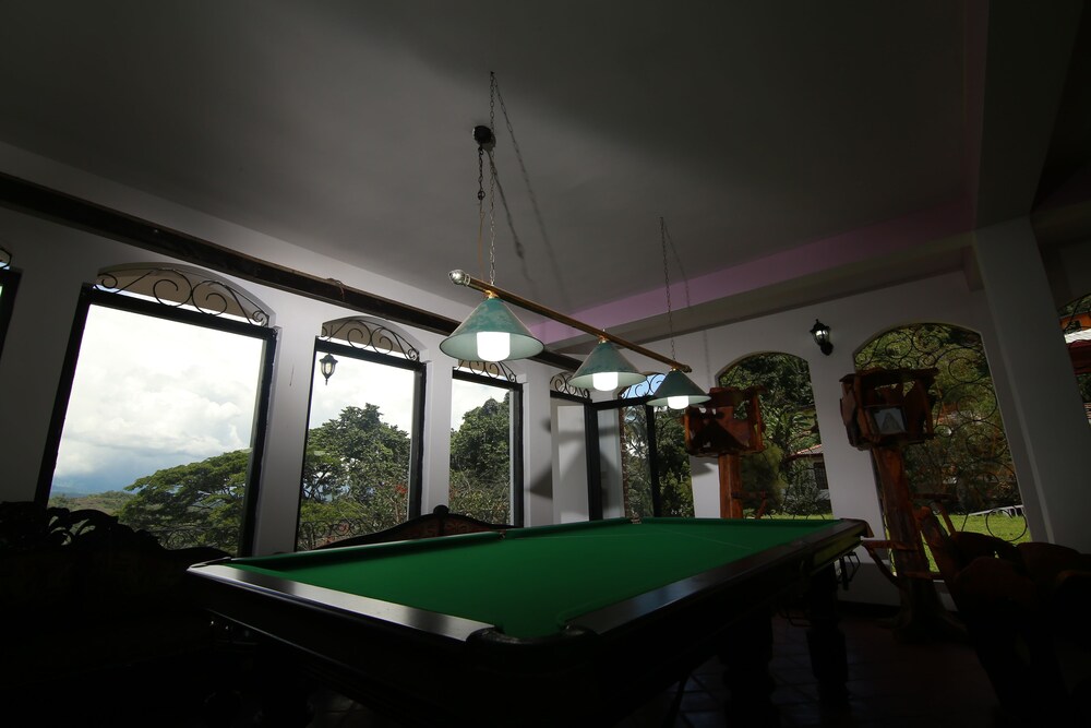 Mahaweli Regent Hotel 4/42