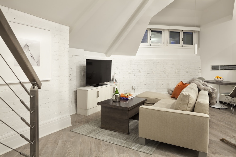 Placemakr Dupont Circle 57/64