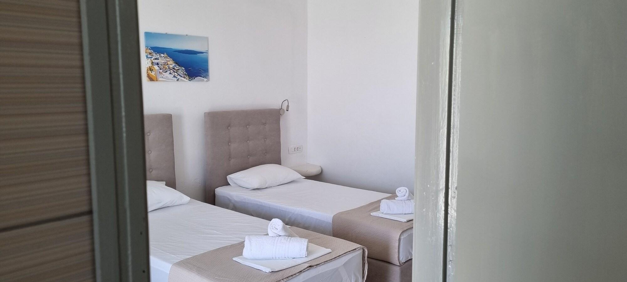 Superior, Quadruple, Thira S Dolphin Hotel 7/10