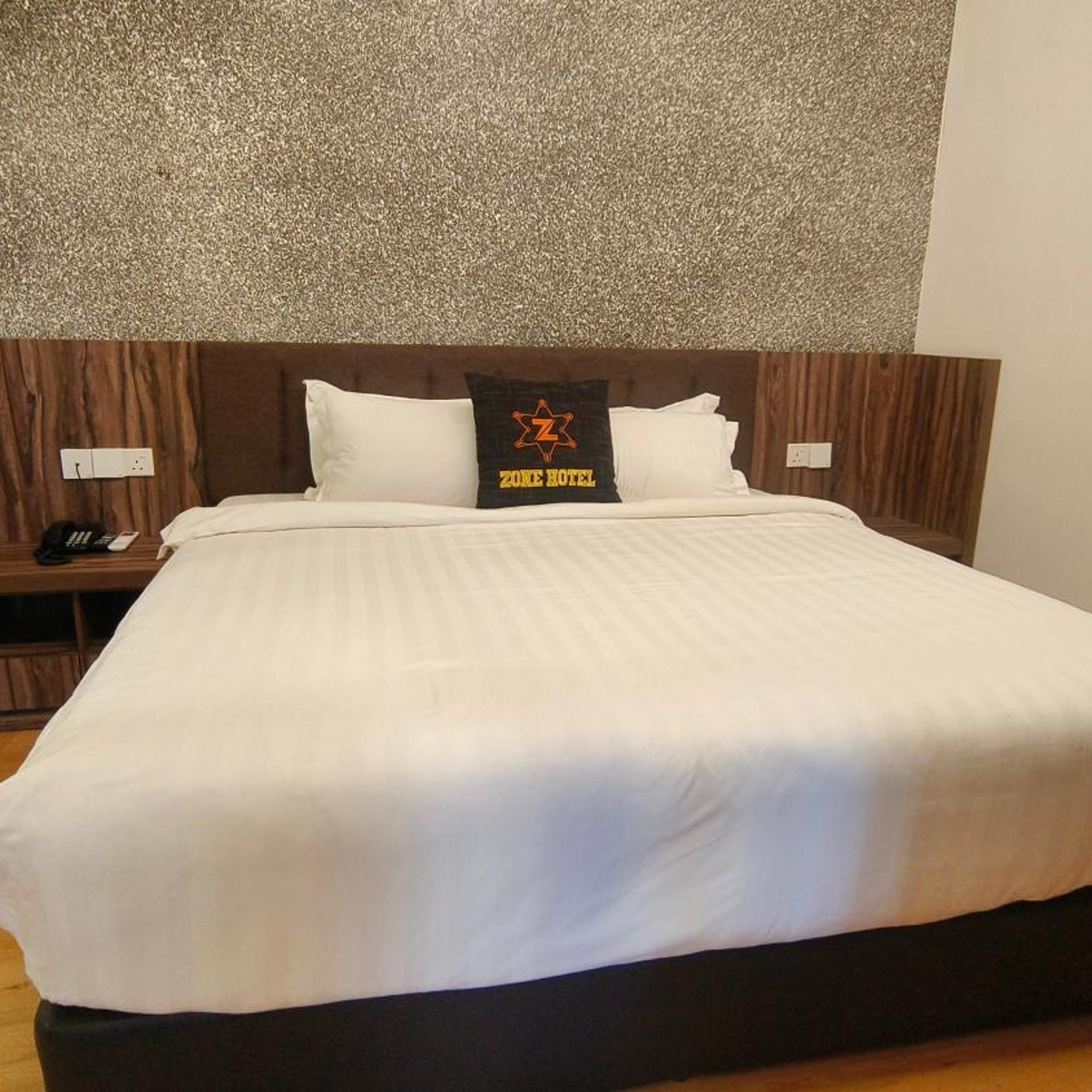 Deluxe, Suite