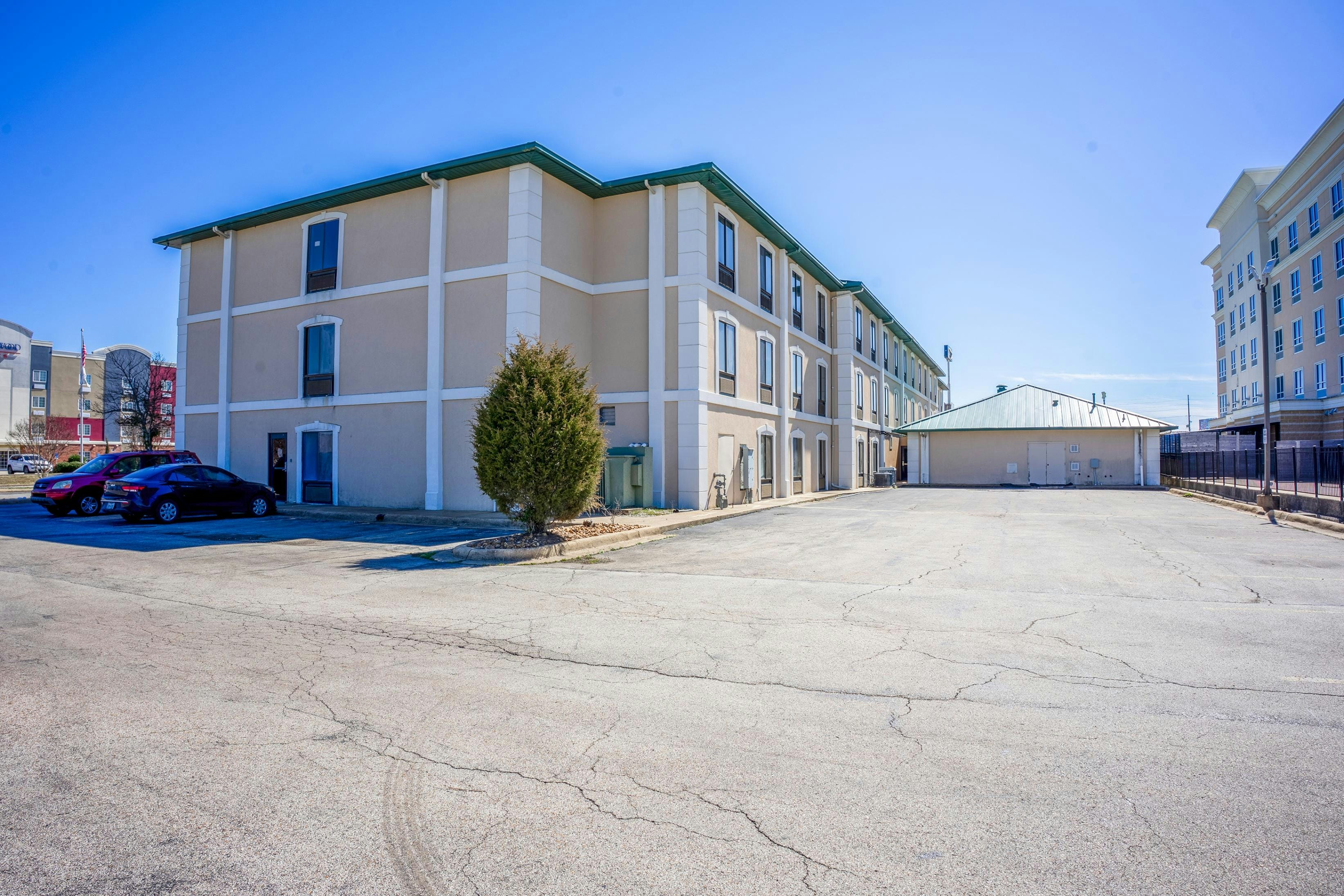 Ark Suites By OYO Jonesboro I-555 49/59