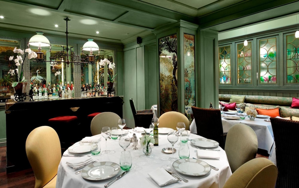 Hotel de Montesquieu (ex Hotel Daniel Paris) 68/79