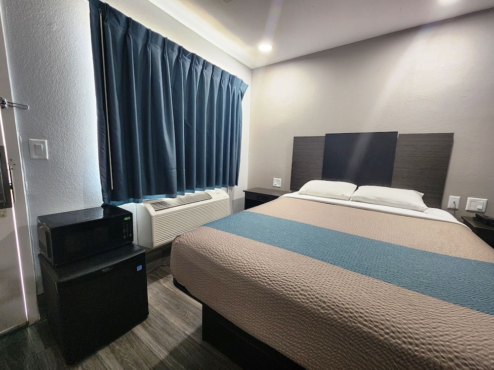 Motel6 Galveston, TX 36/59