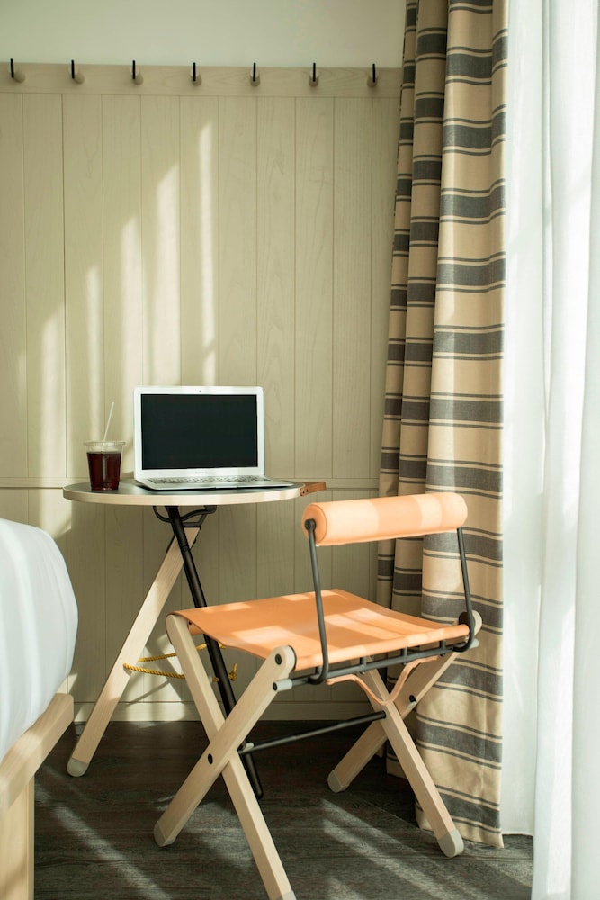 Moxy NYC Chelsea 54/56