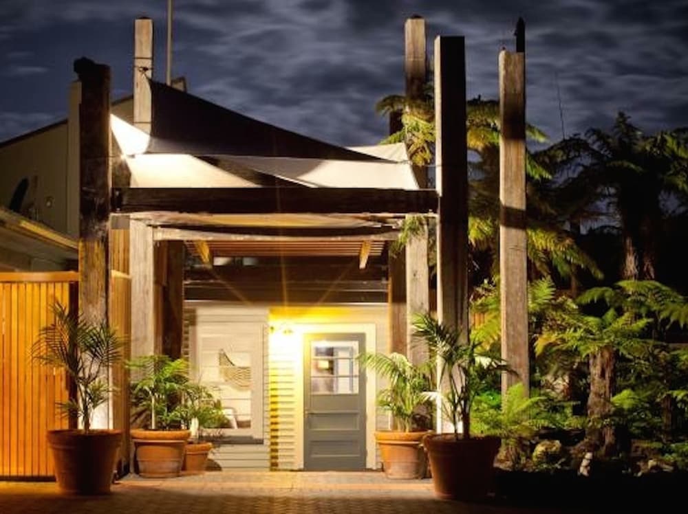 Solitaire Lodge 5/63