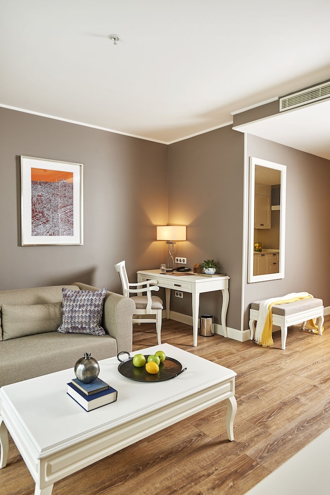 Renata Boutique Hotel 29/41