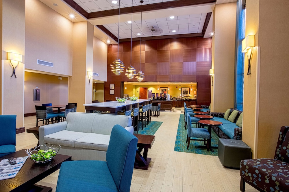 Hampton Inn and Suites Sacramento-Elk Grove Laguna I-5 15/50