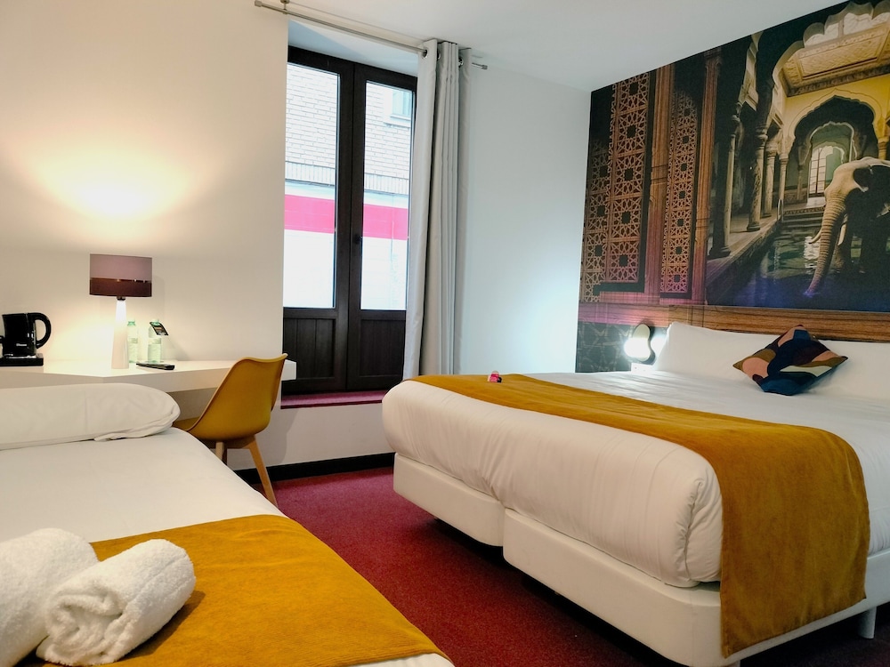ROOM, TRIPLE