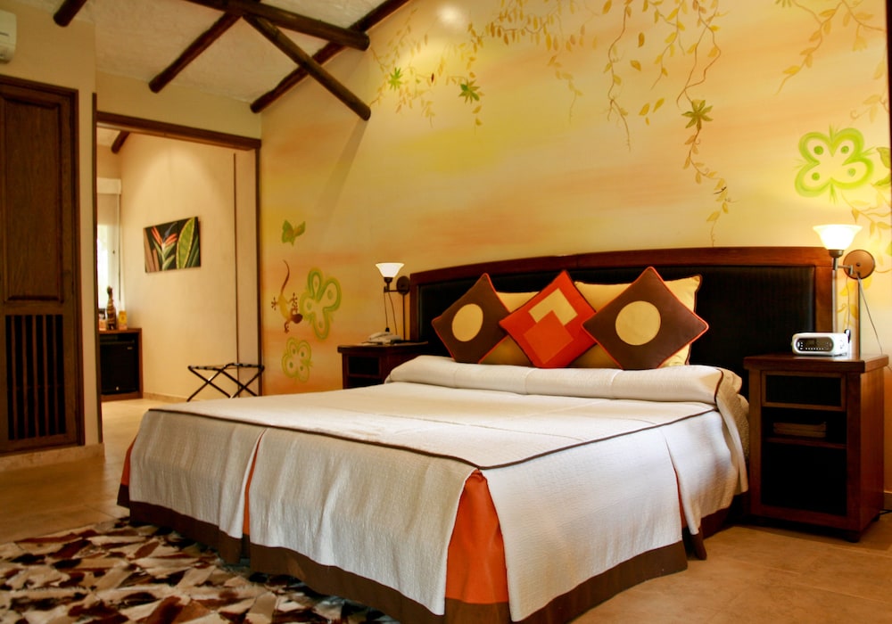 Hotel Campestre El Campanario 12/30