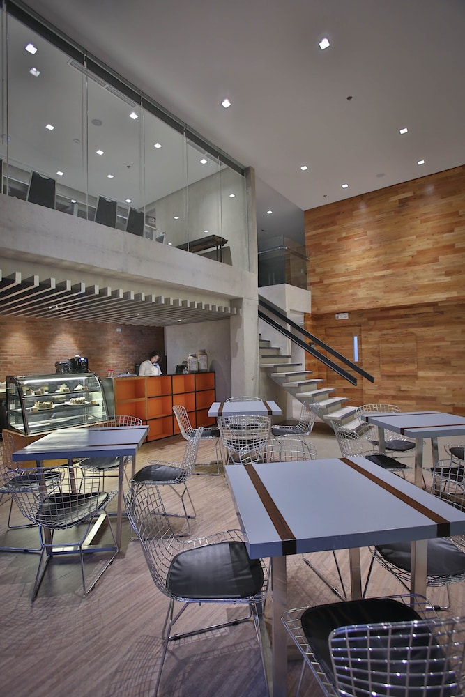 B Hotel Quezon City 29/39