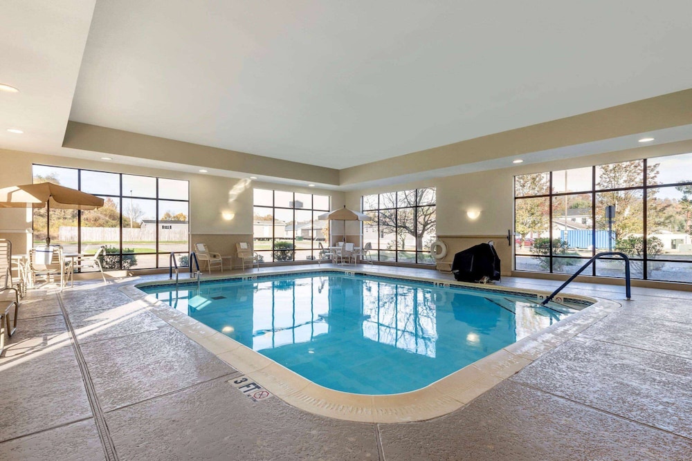 swimming pool spa