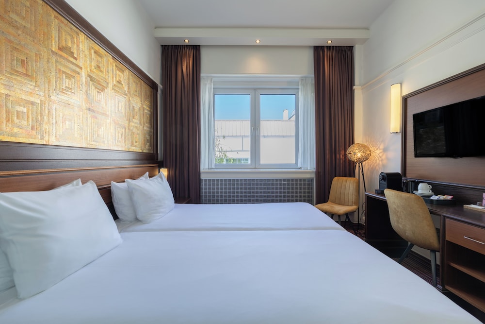Comfort, Twin Beds