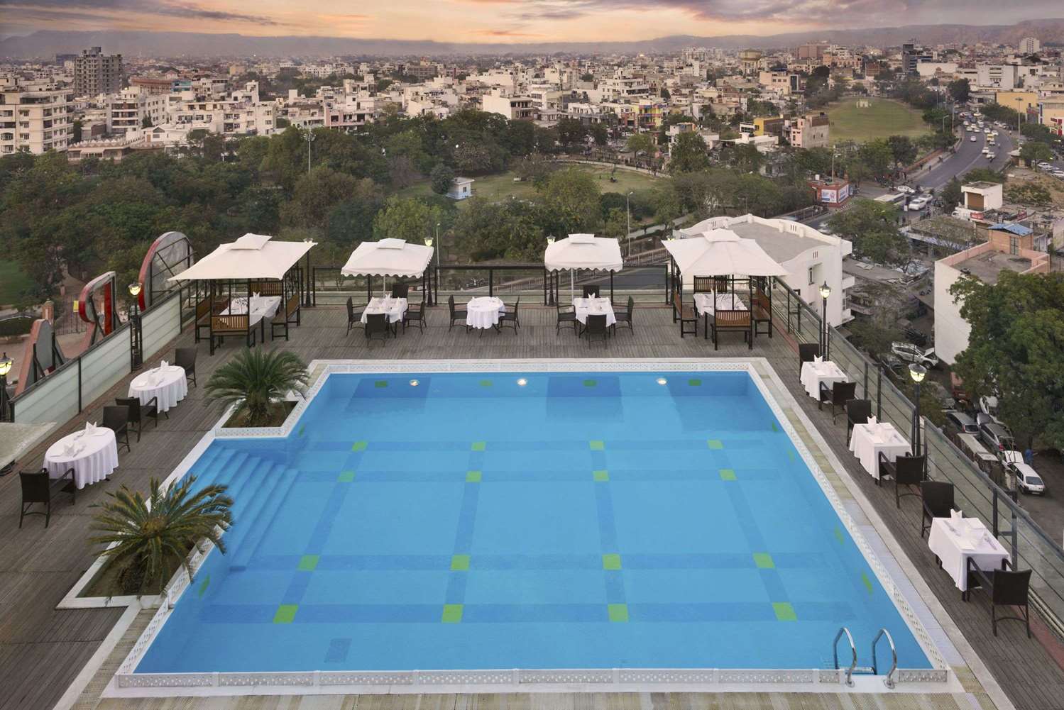 Ramada by Wyndham Jaipur 25/46