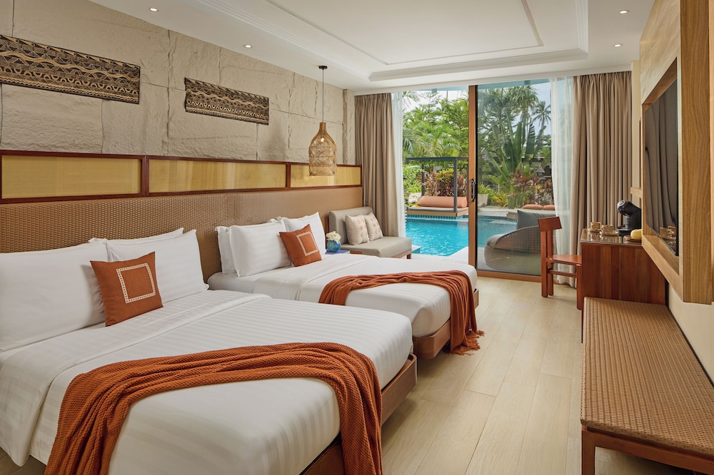 Ocean Wing Pool Access