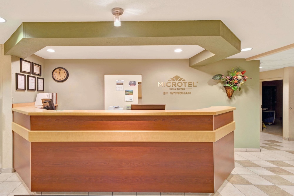 Microtel Inn And Suites By Wyndham Jasper 2/15