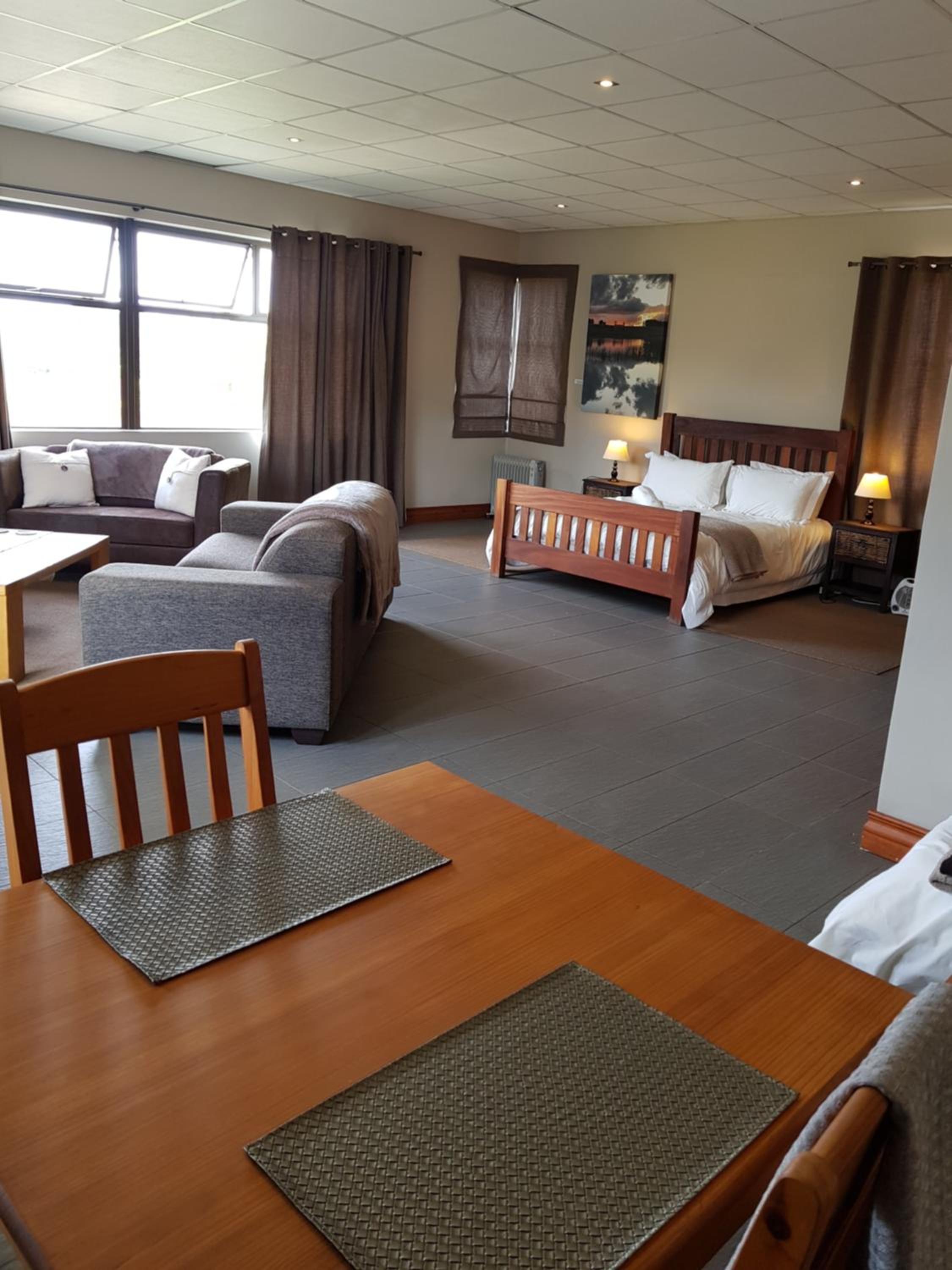 Stay@67 Apartments, Dullstroom 15/25