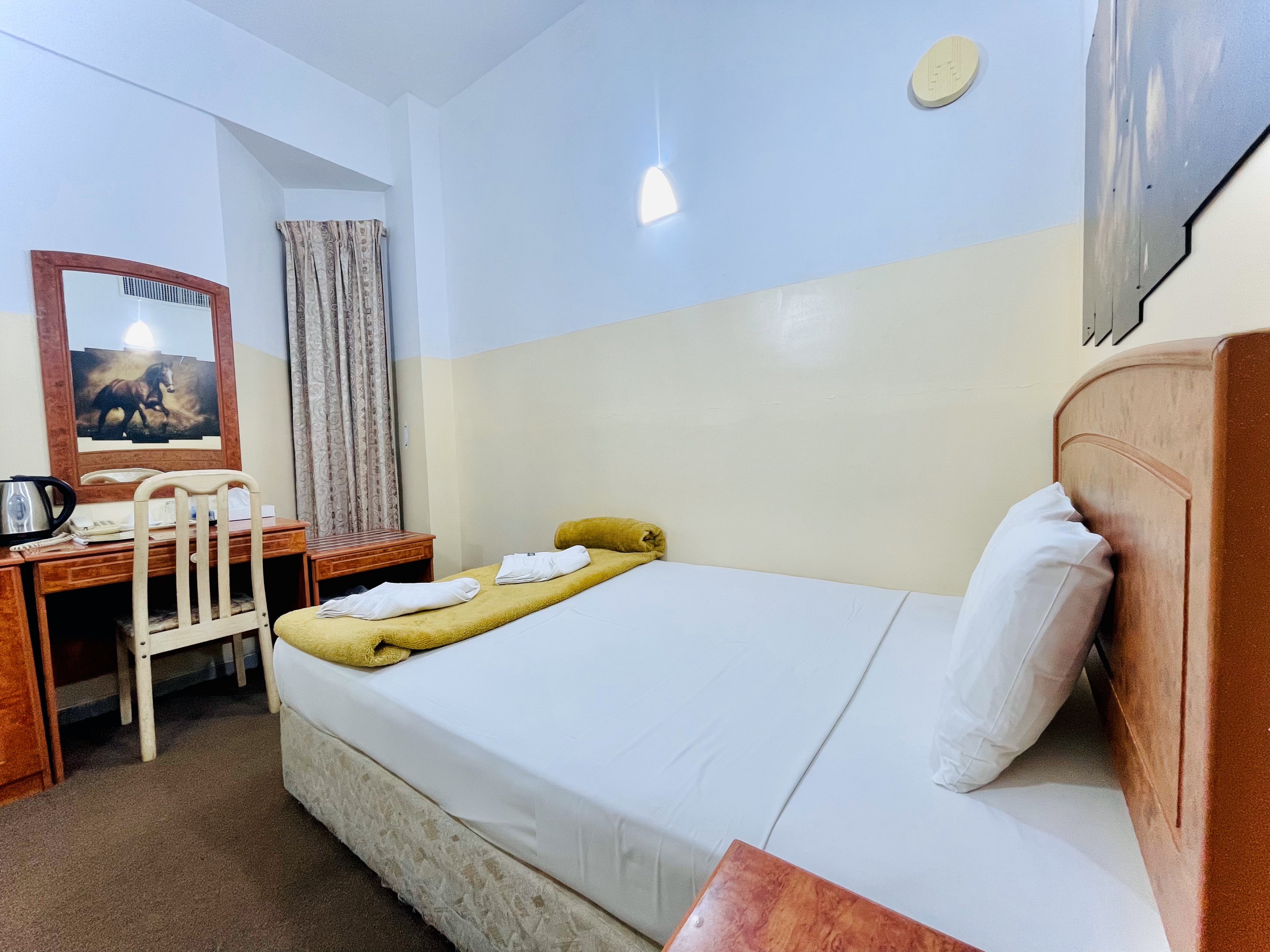 غرفة قياسية مفردة، QUEENS HOTEL 2/8