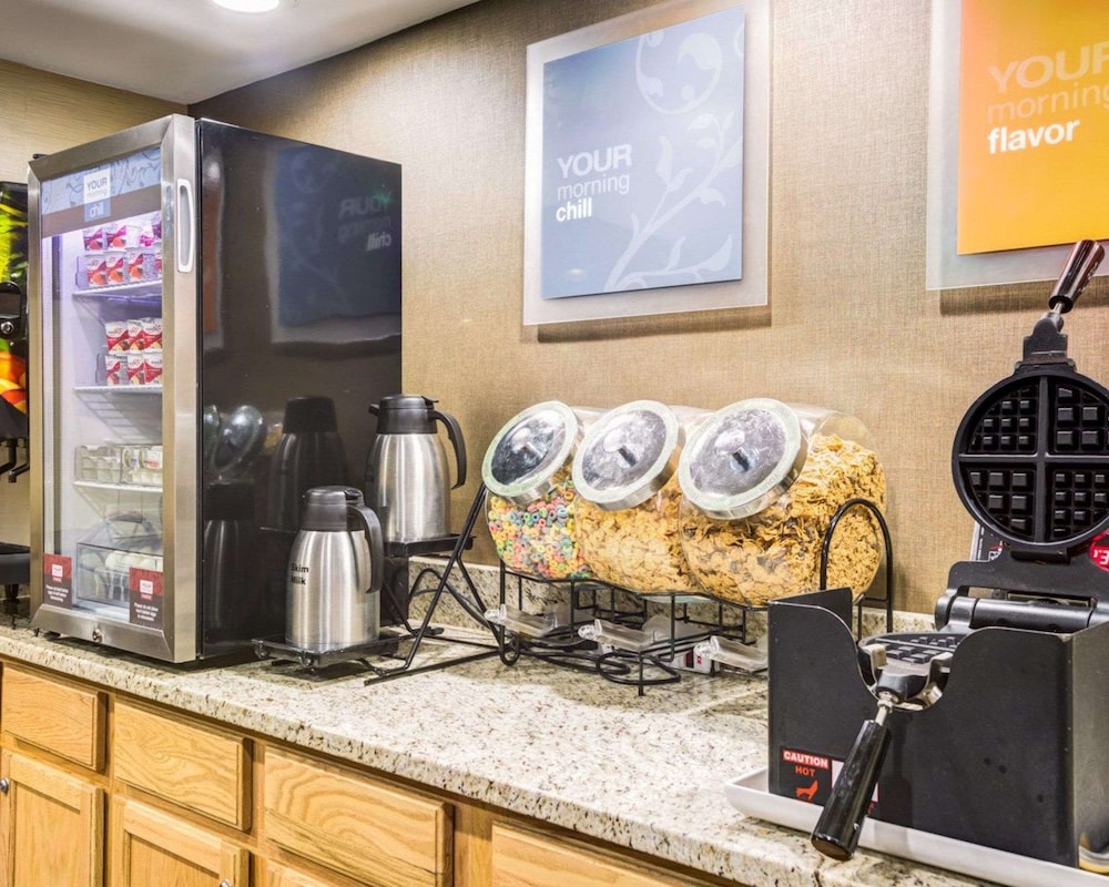 Comfort Inn & Suites Clemson - University Area 44/49