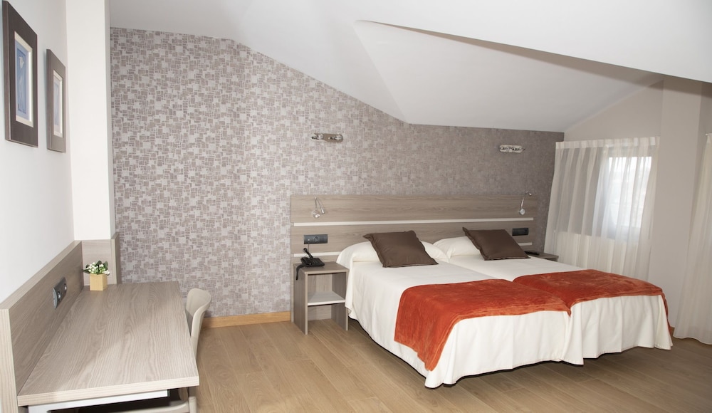 Hotel Mercedes 28/51