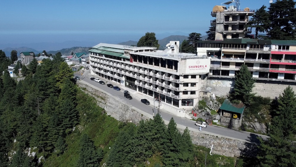 Shangrila Hotel & Resort Changla Gali 17/57