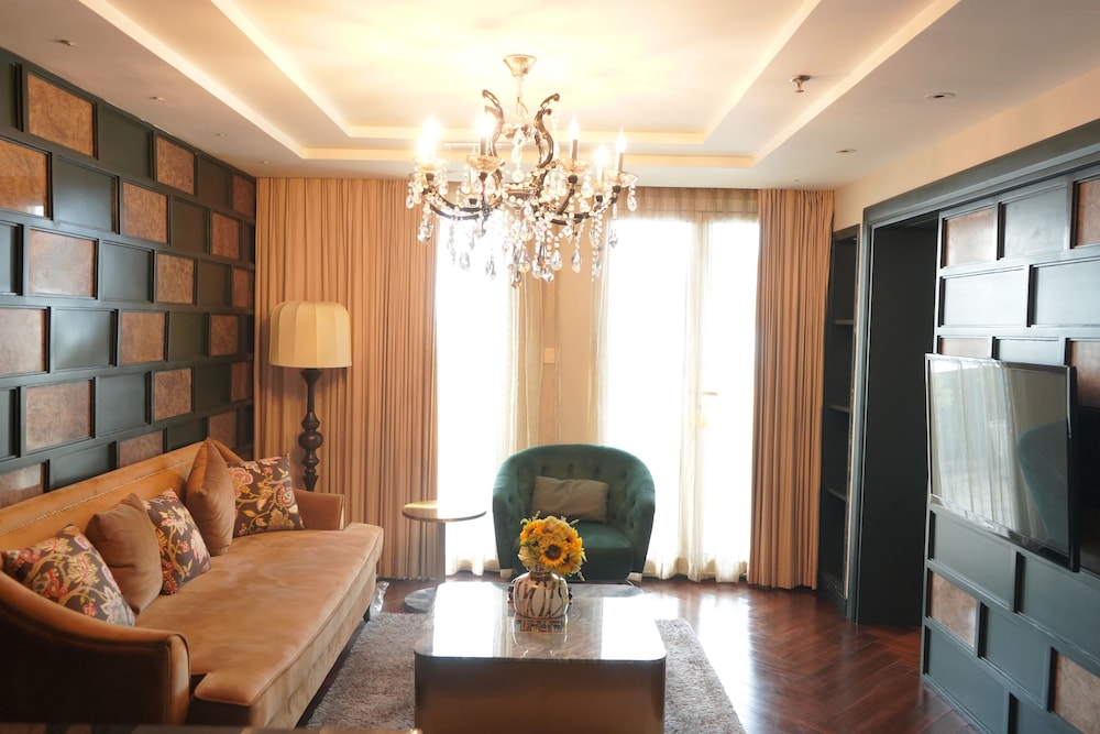 Golden Silk Boutique Hotel 45/70
