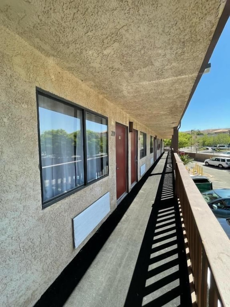 Palms Inn & Suites 41/50