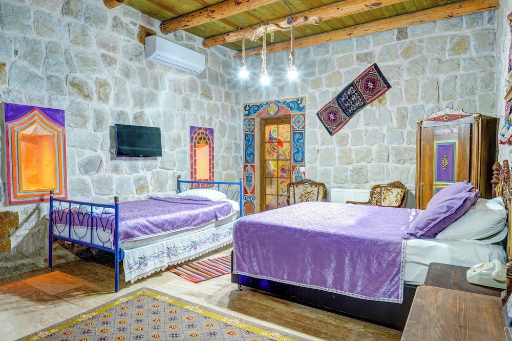 Nova Cave Hotel 10/50