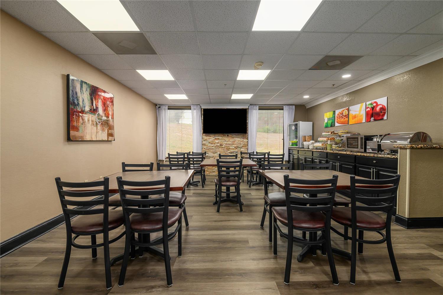 Quality Inn & Suites Lexington South 28/36