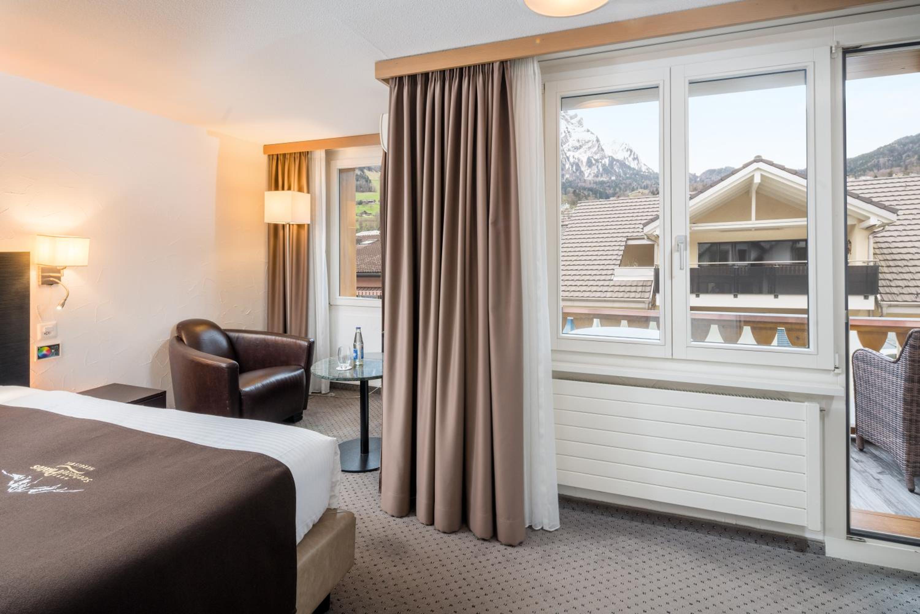 Room, Single, Street View