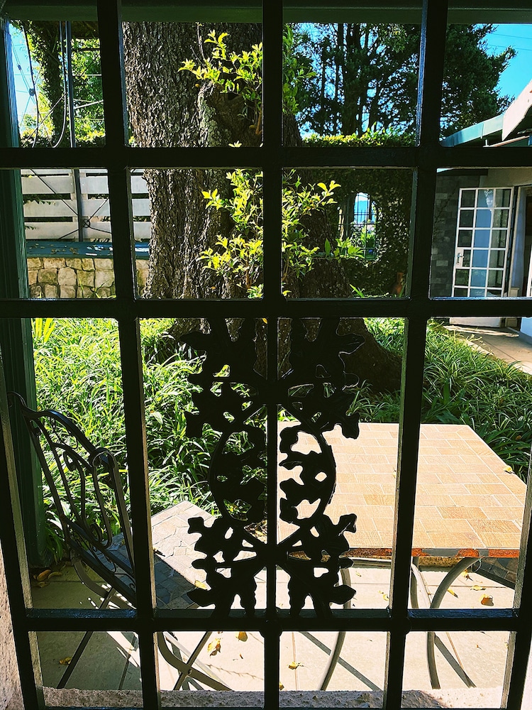 Sherwood's Country House 22/50