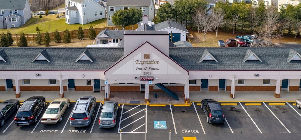 Executive Inn And Suites 33/43