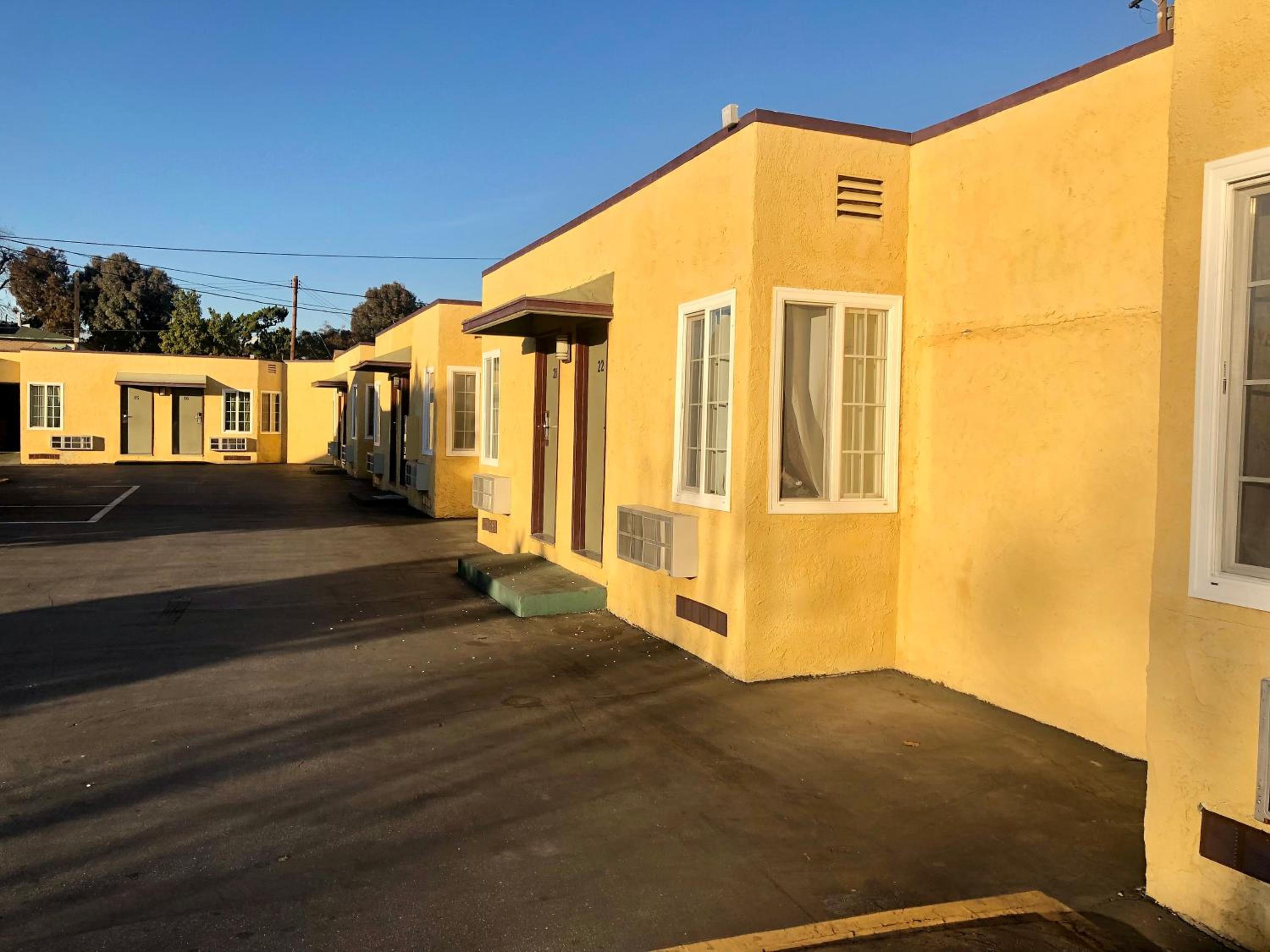 Deluxe Motel 17/17